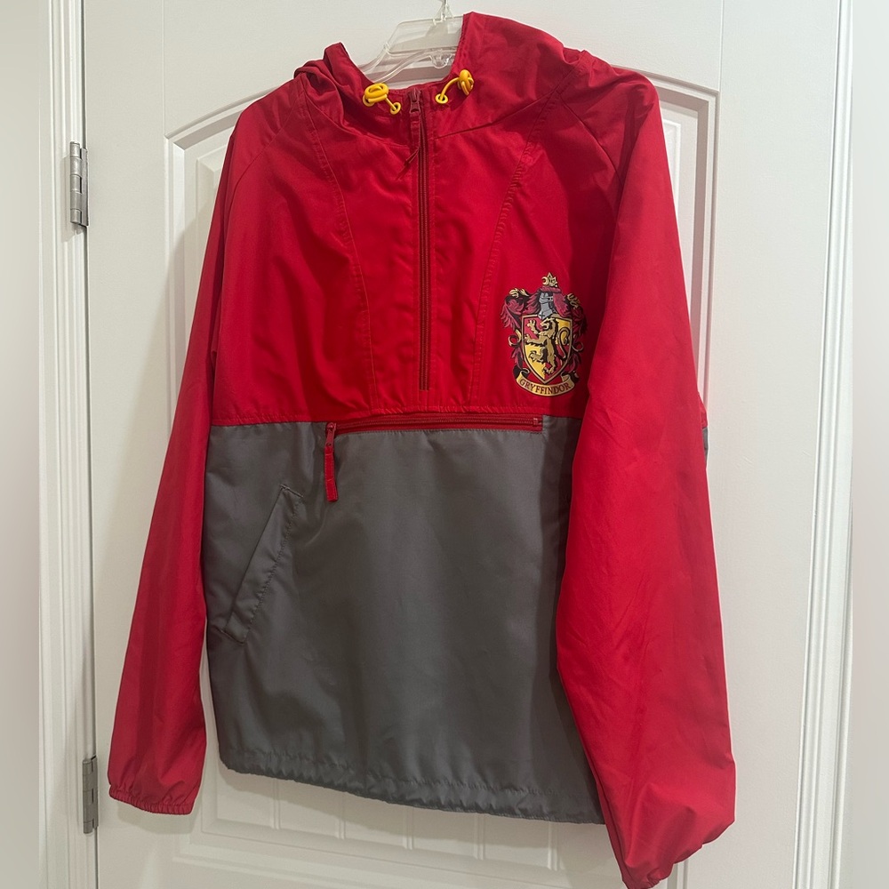 Wizarding World of Harry Potter Pullover Windbreaker - Gryffindor
